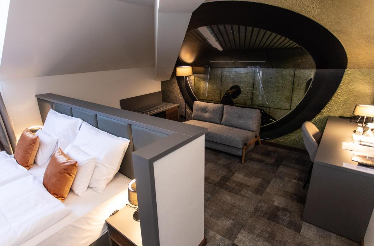 Artis Boutique Hotel โซมบ็อตเฮย์ ภายนอก รูปภาพ