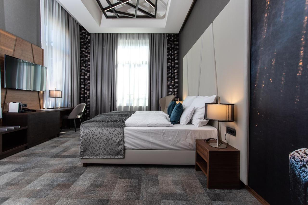 Artis Boutique Hotel โซมบ็อตเฮย์ ภายนอก รูปภาพ