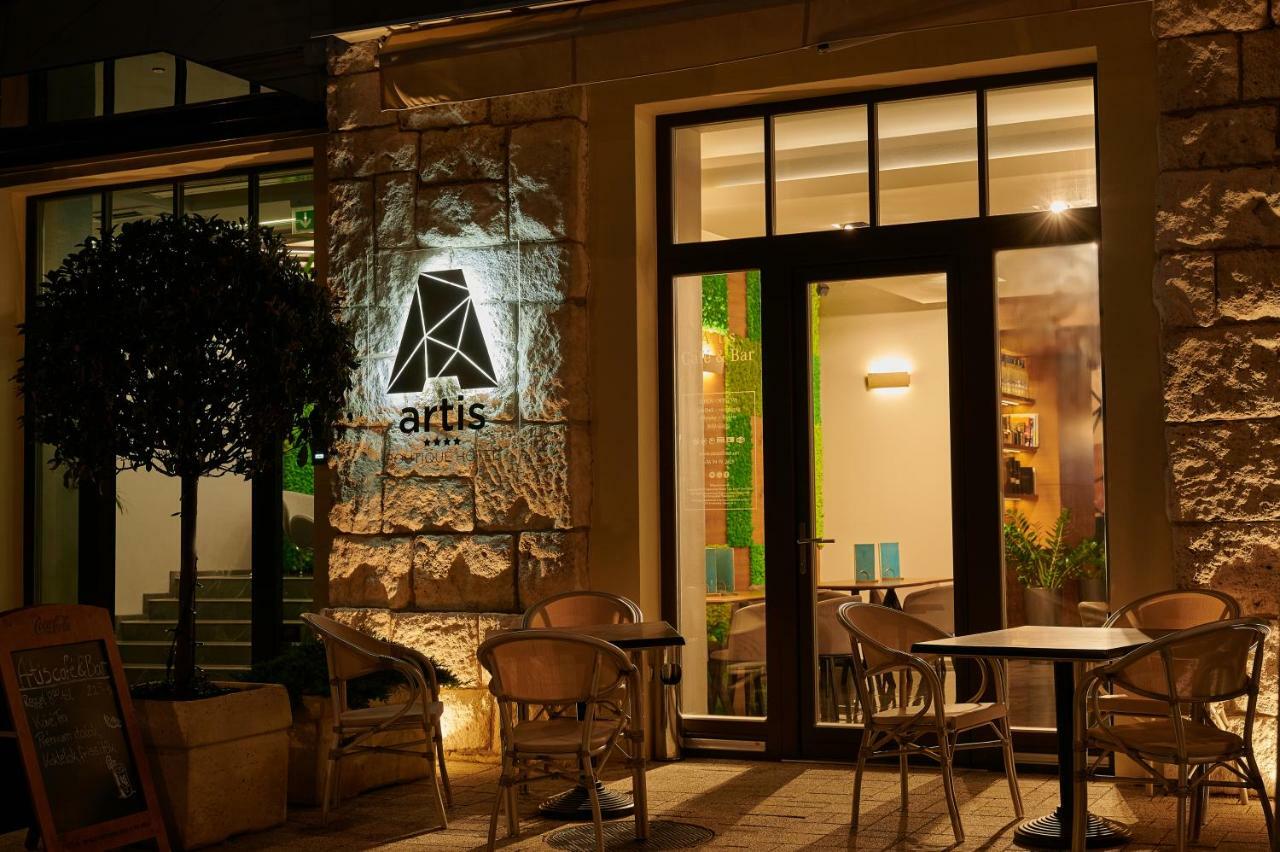Artis Boutique Hotel โซมบ็อตเฮย์ ภายนอก รูปภาพ
