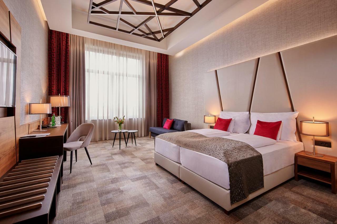 Artis Boutique Hotel โซมบ็อตเฮย์ ภายนอก รูปภาพ