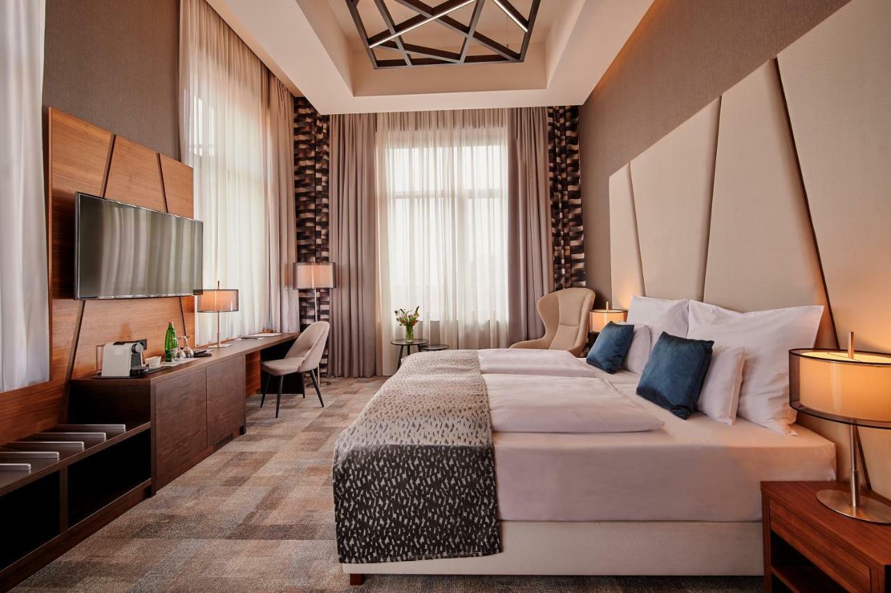 Artis Boutique Hotel โซมบ็อตเฮย์ ภายนอก รูปภาพ