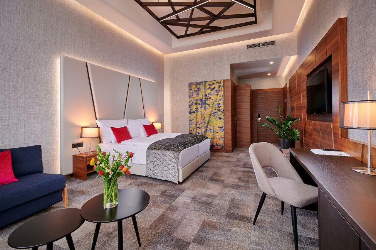 Artis Boutique Hotel โซมบ็อตเฮย์ ภายนอก รูปภาพ