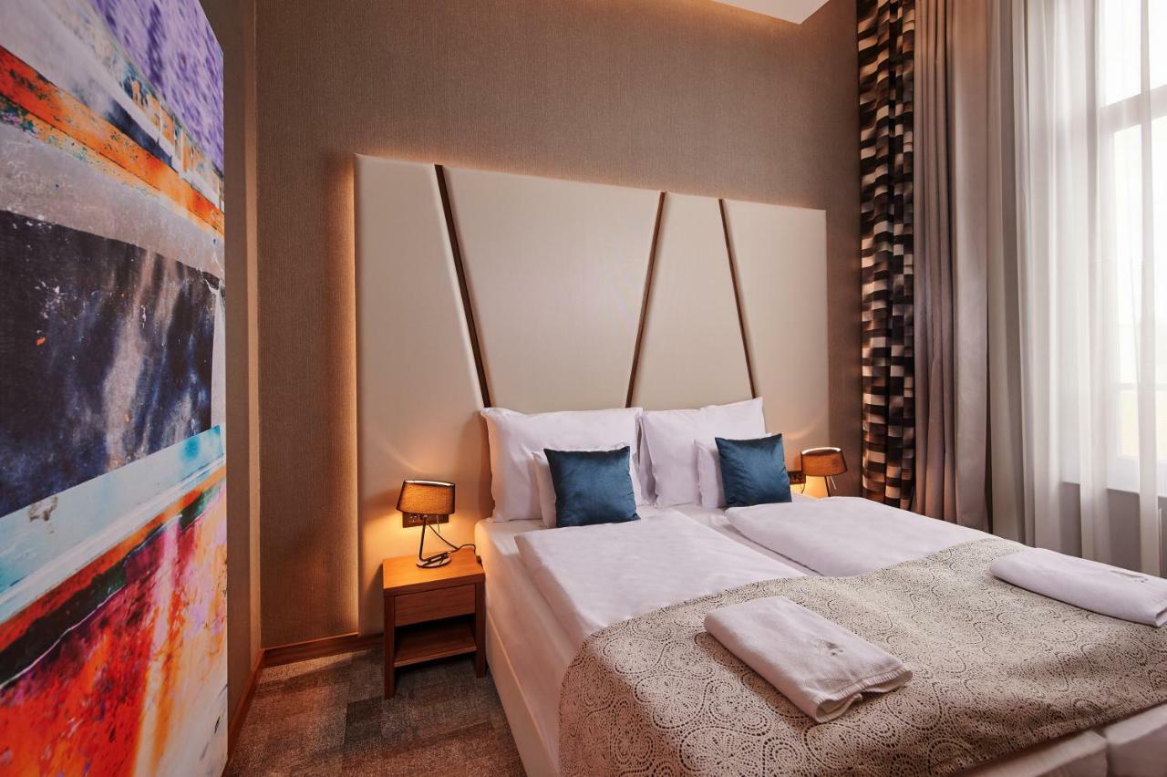 Artis Boutique Hotel โซมบ็อตเฮย์ ภายนอก รูปภาพ
